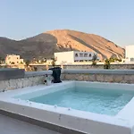 De_naxia Perissa (Santorini)